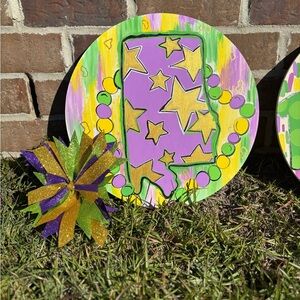 Mardi Gras Decor/Doorhanger